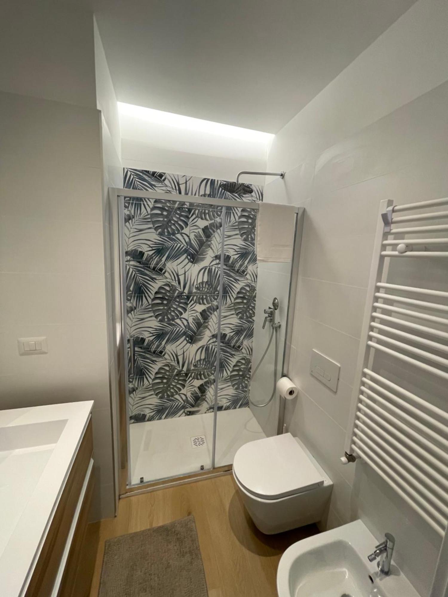 Appartement Trilocale Con Vista E Due Bagni Metro Blu Piazza Frattini Milan