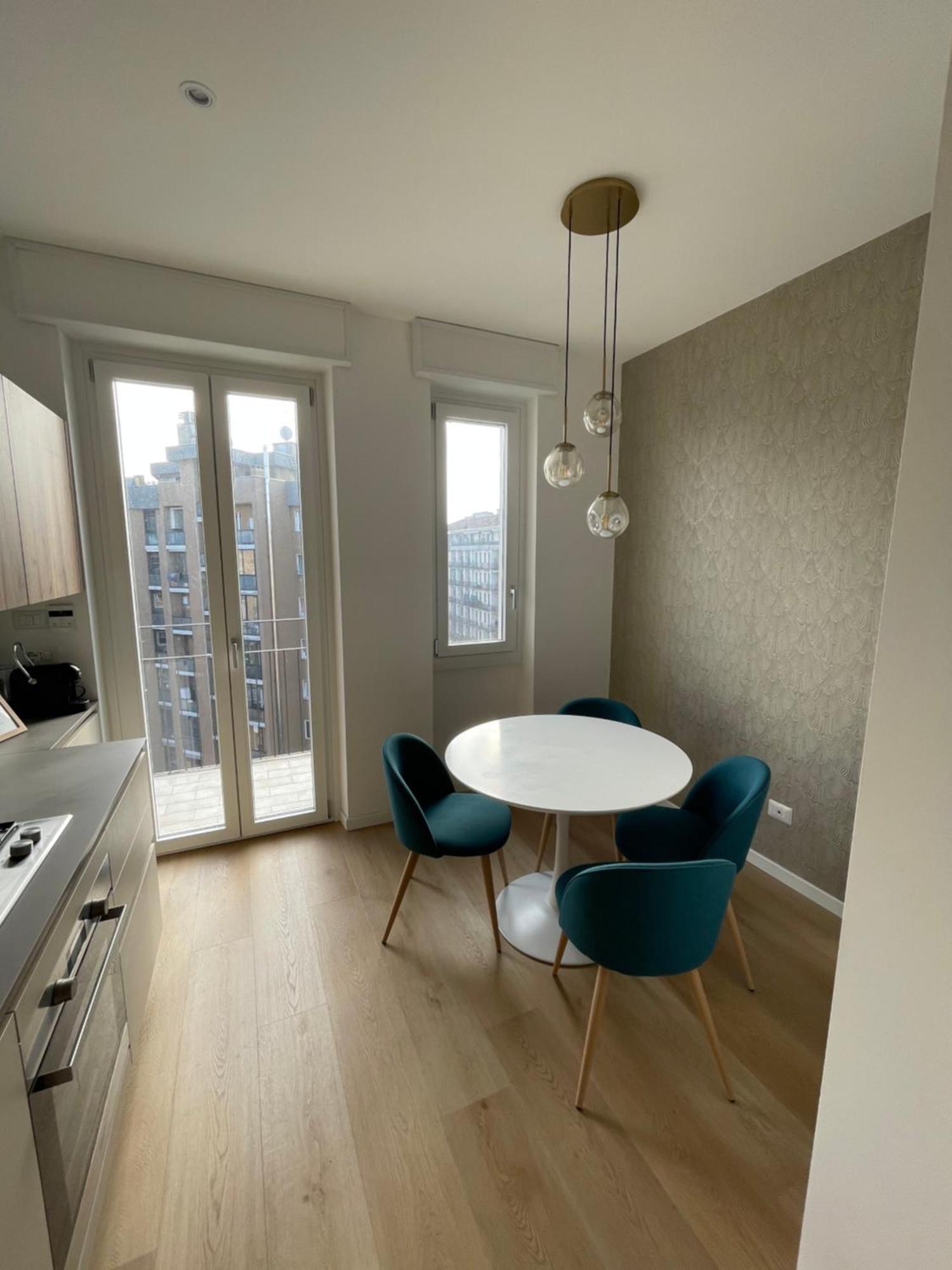 Trilocale Con Vista E Due Bagni Metro Blu Piazza Frattini Appartement Milan