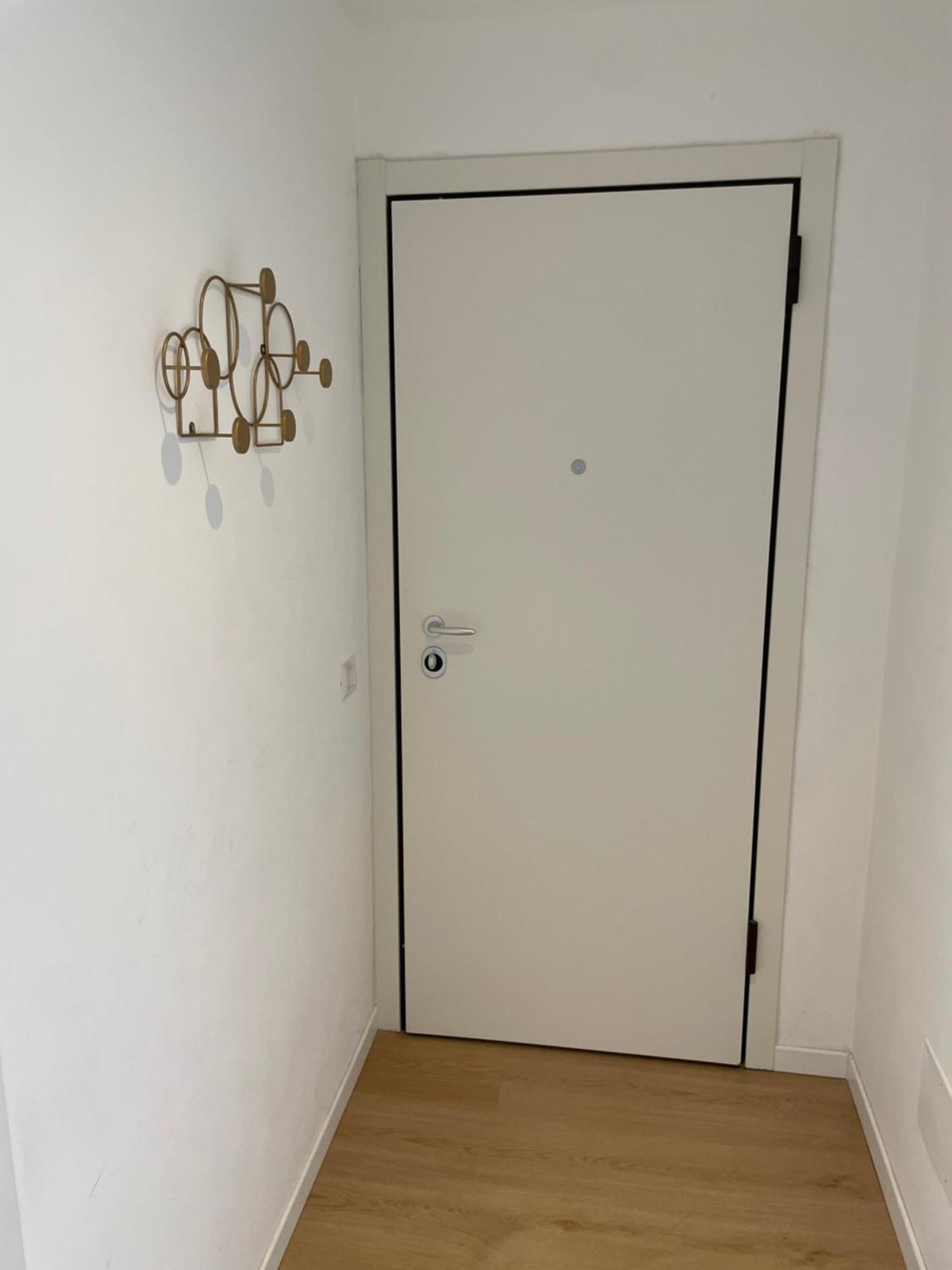 Trilocale Con Vista E Due Bagni Metro Blu Piazza Frattini Milan