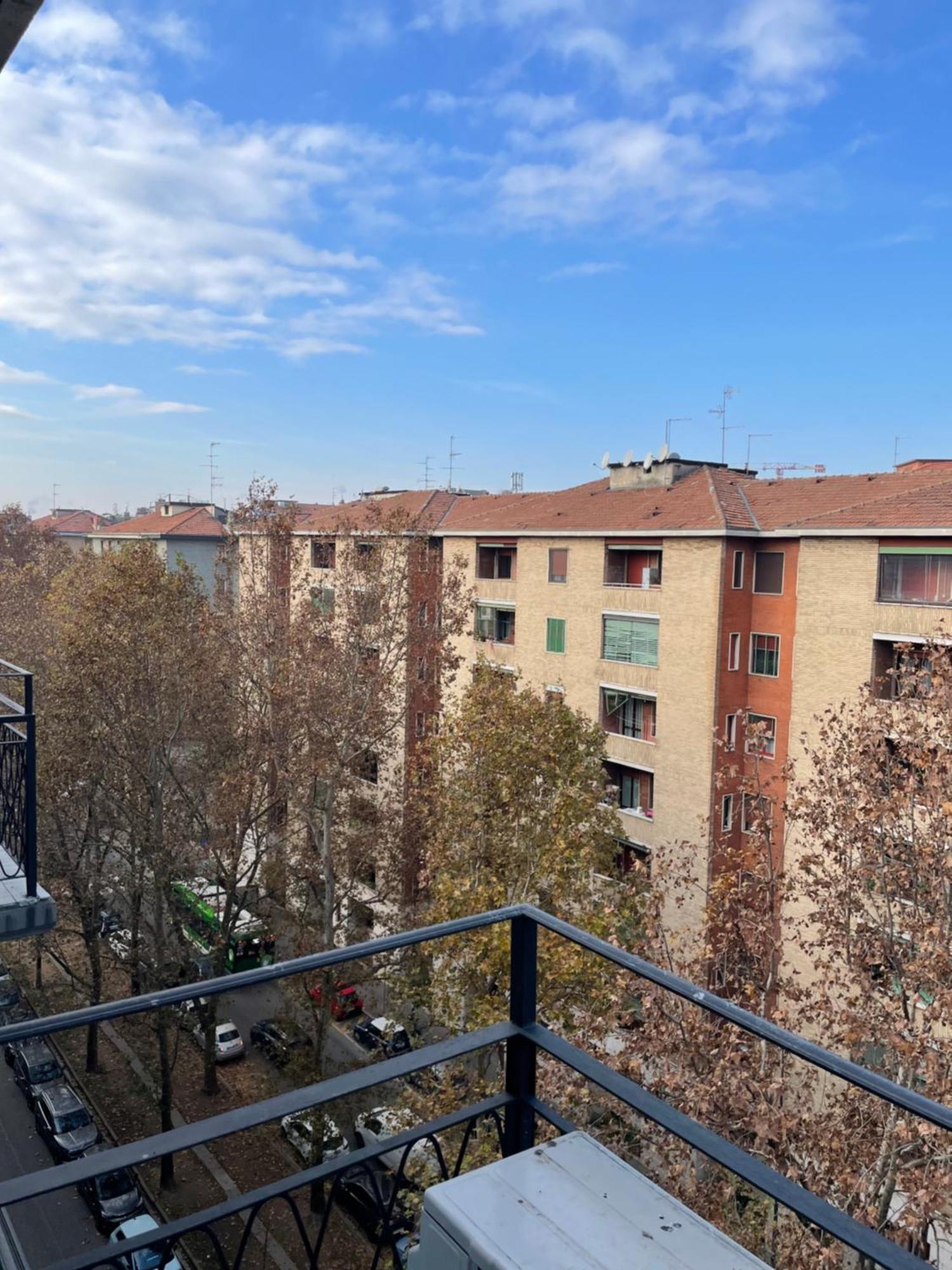 Trilocale Con Vista E Due Bagni Metro Blu Piazza Frattini Appartement Milan